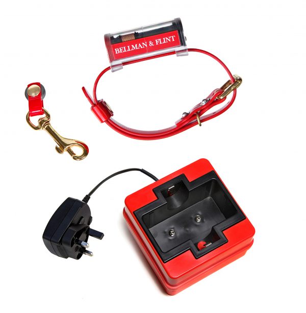 COLLAR Y CARGADOR DETECTOR DE PERRO TERRIER EN MADRIGUERA BELLMAN & FLINT