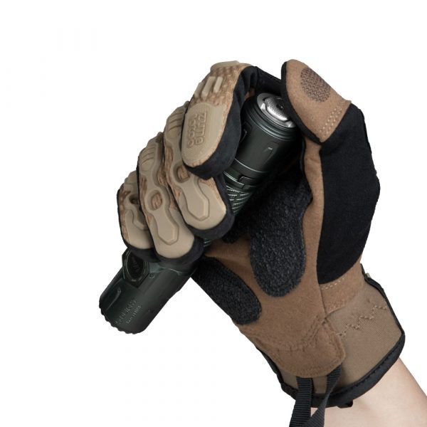 Linterna táctica LED Olight Warrior Ultra 2.500 lúmenes