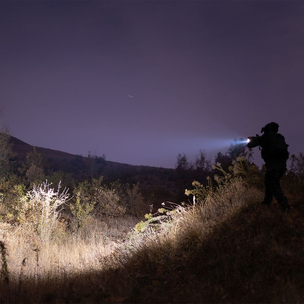 2-4 Linterna LED para arma corta con puntero verde Olight Baldr Pro R 1.350 lúmenes