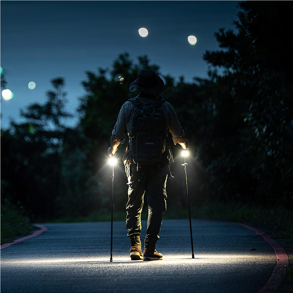 Glowalk-F3T2-Imagen-de-producto-4 Bastones de senderismo extensibles con luz integrada Glowalk F3T2 Trekking Olife