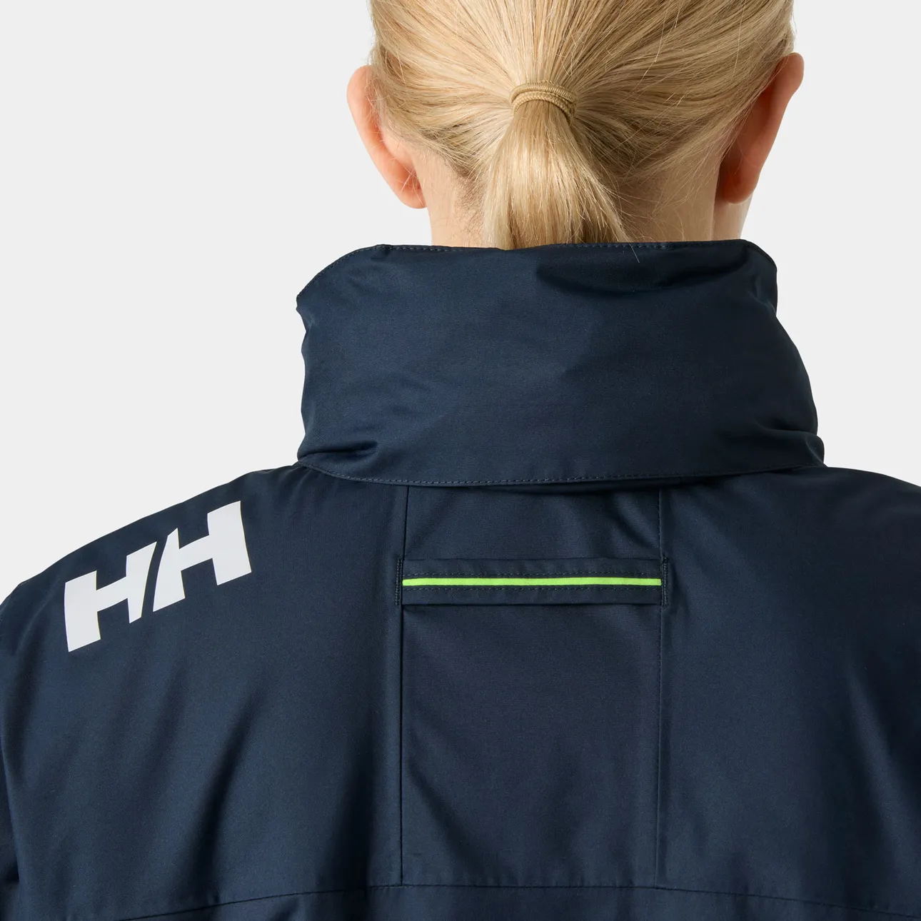 34527_597-2-feature23 Crew Hooded Pile Jacket Mujer Helly Hansen