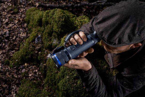 Looking-through-the-Telos-LRF-XP50 Monocular Térmico Pulsar TELOS LRF XP50